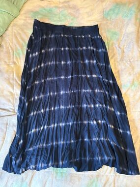 Merona Navy and White Tie-Dye Midi Pleated Skirt
